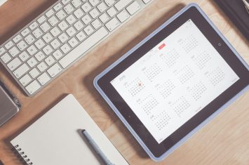 Tools to help you determine how far in advance to book long-distance movers