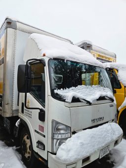 Winter moving tips: clean snow off the moving truck!