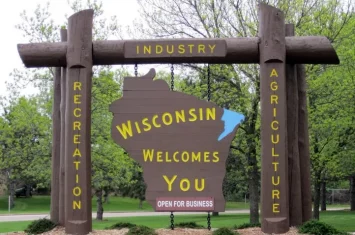 The sign you'll see when moving to Wisconsin from Illinois